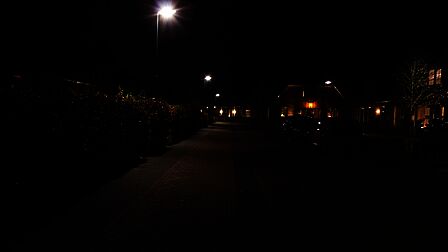 Het Boerenerf in Garderen. Woonwijk met wit licht